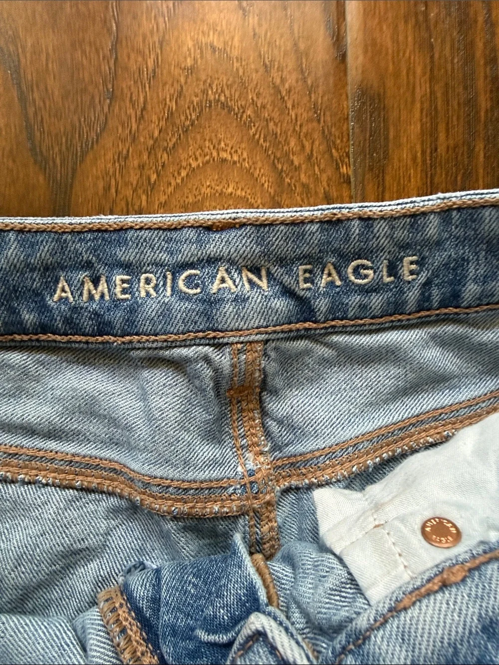 American Eagle Outfitters Baggy Mom Light Blue Distressed Denim Shorts, size 6